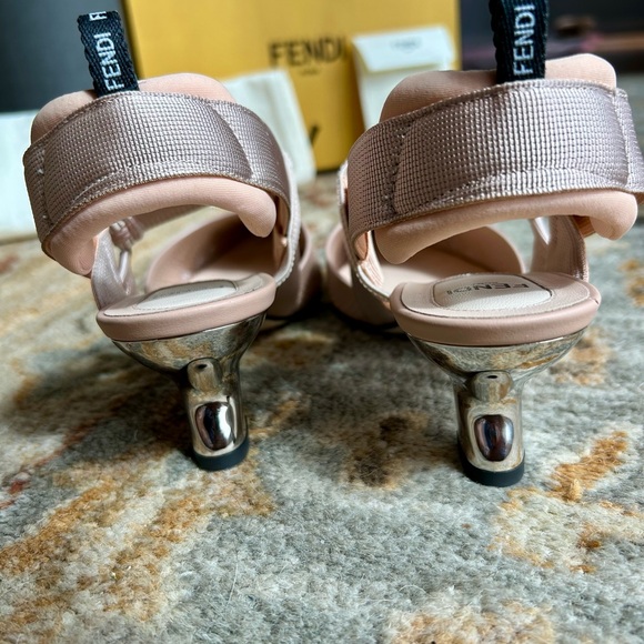 Like New! Authentic Fendi Colibri slingback Perforated Leather 55cm Heels - Picture 7 of 17